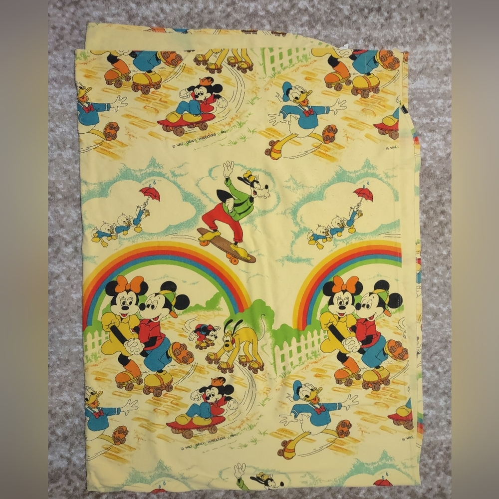 Vtg 80s Walt Disney Productions Graphic Mickey Mouse And Friends Blanket Heavy